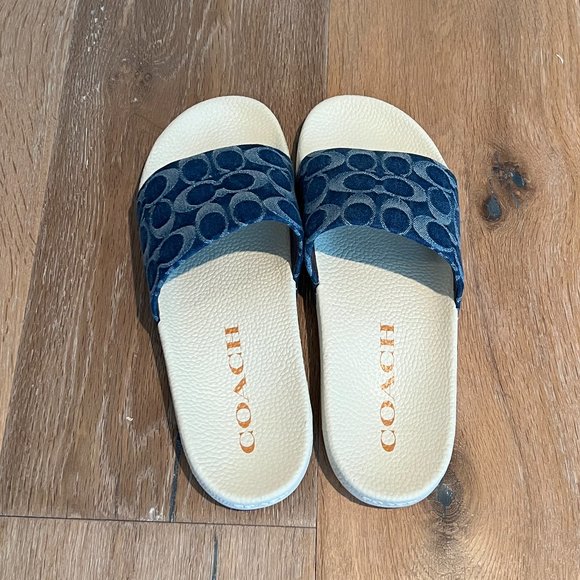 Coach Shoes - NEW Coach Udele Signature Monogram Denim Pool Slides in Denim/Chalk 10